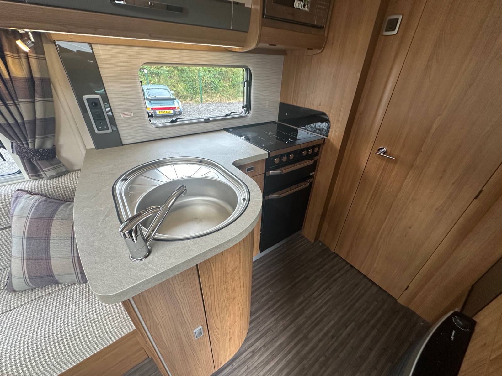 2017 Autotrail Tracker Rs For Sale Uc6171 22