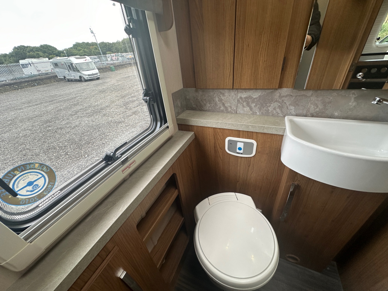 2017 Autotrail Tracker Rs For Sale Uc6171 45