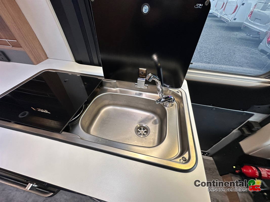 2022 Pilote V630 LG Van For Sale UC6207 18