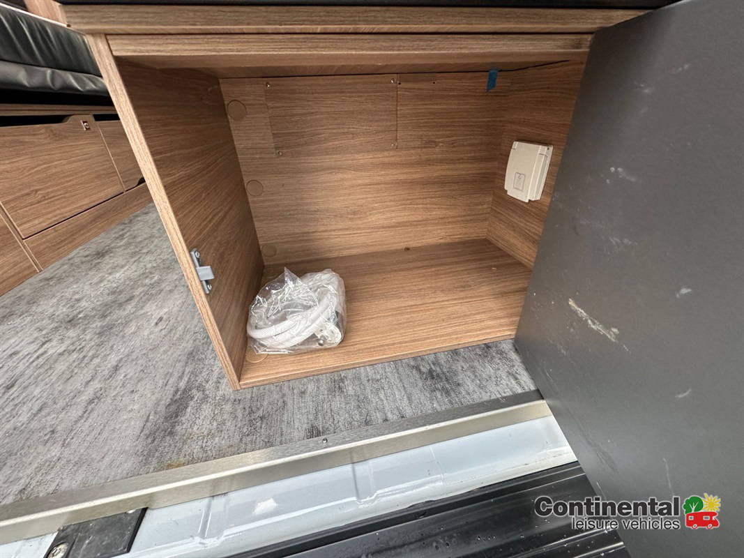2022 Pilote V630 LG Van For Sale UC6207 54