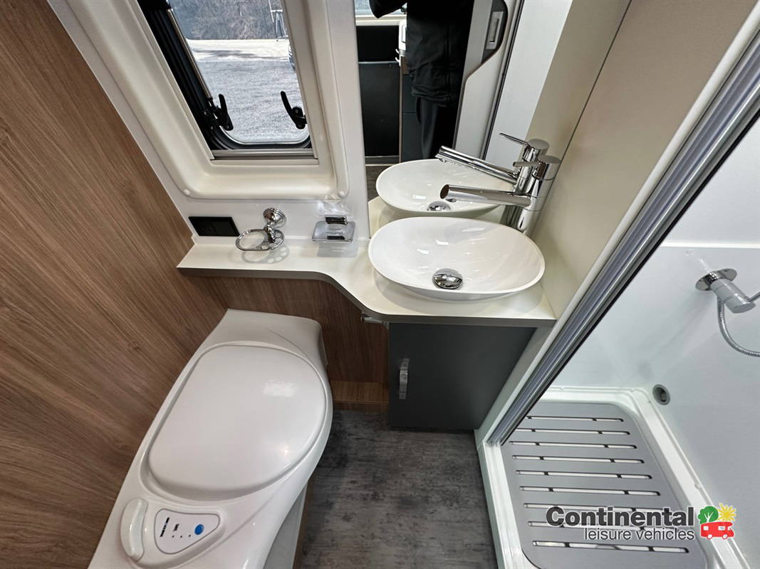 2022 Pilote V630 LG Van For Sale UC6207 57