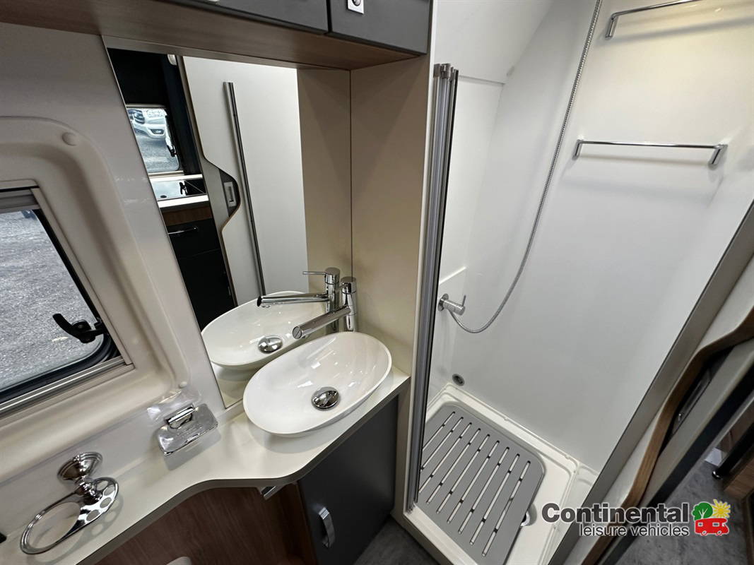 2022 Pilote V630 LG Van For Sale UC6207 61