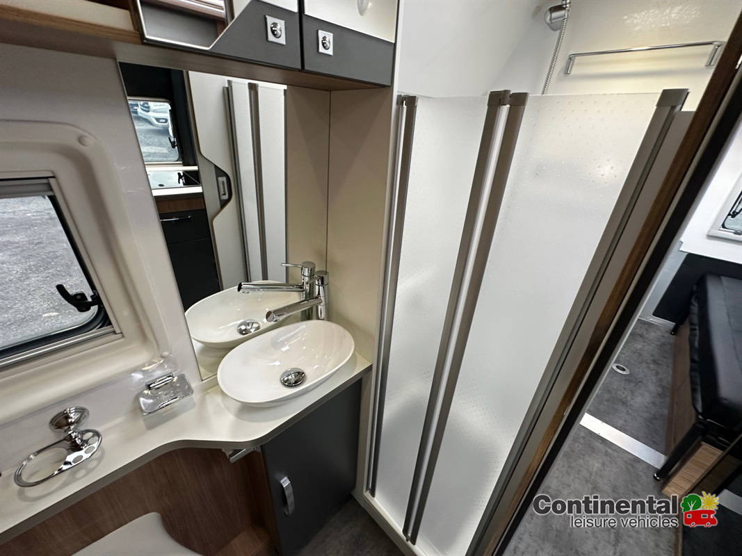 2022 Pilote V630 LG Van For Sale UC6207 63