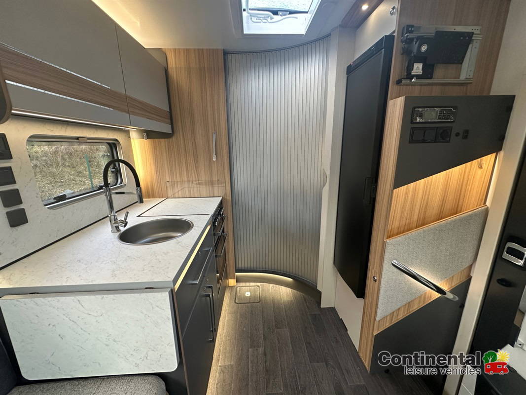 2025 Bailey Adamo 69 4 For Sale Bm5189 24