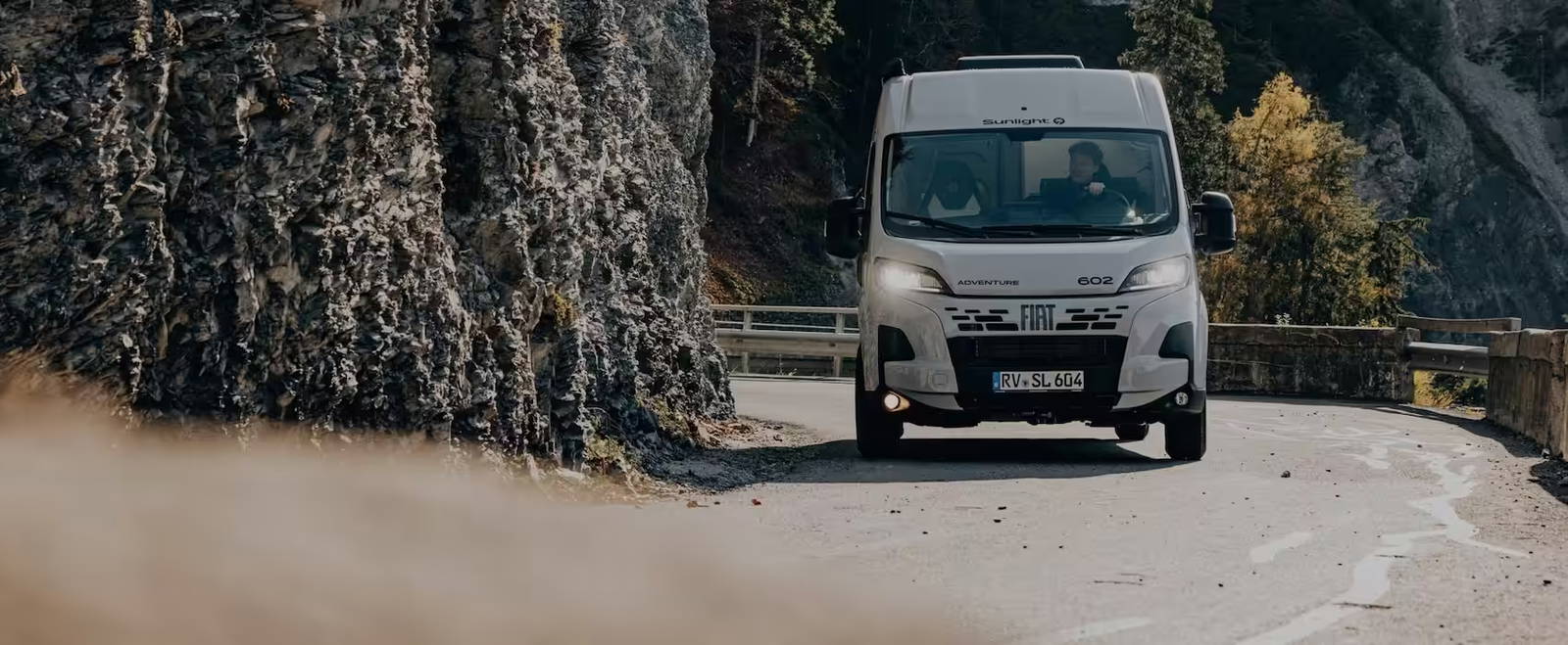 2025 Sunlight Campervans Header Deaktop Dimmed