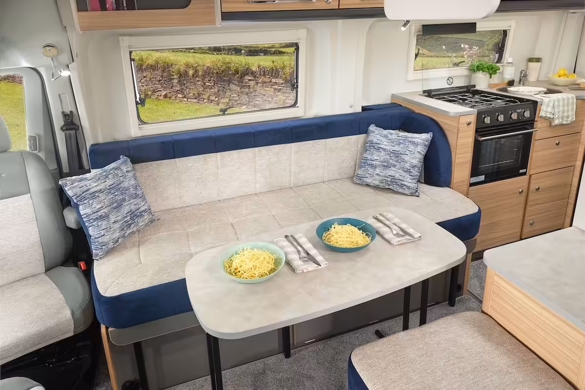 Endeavour B63 Lounge With Table
