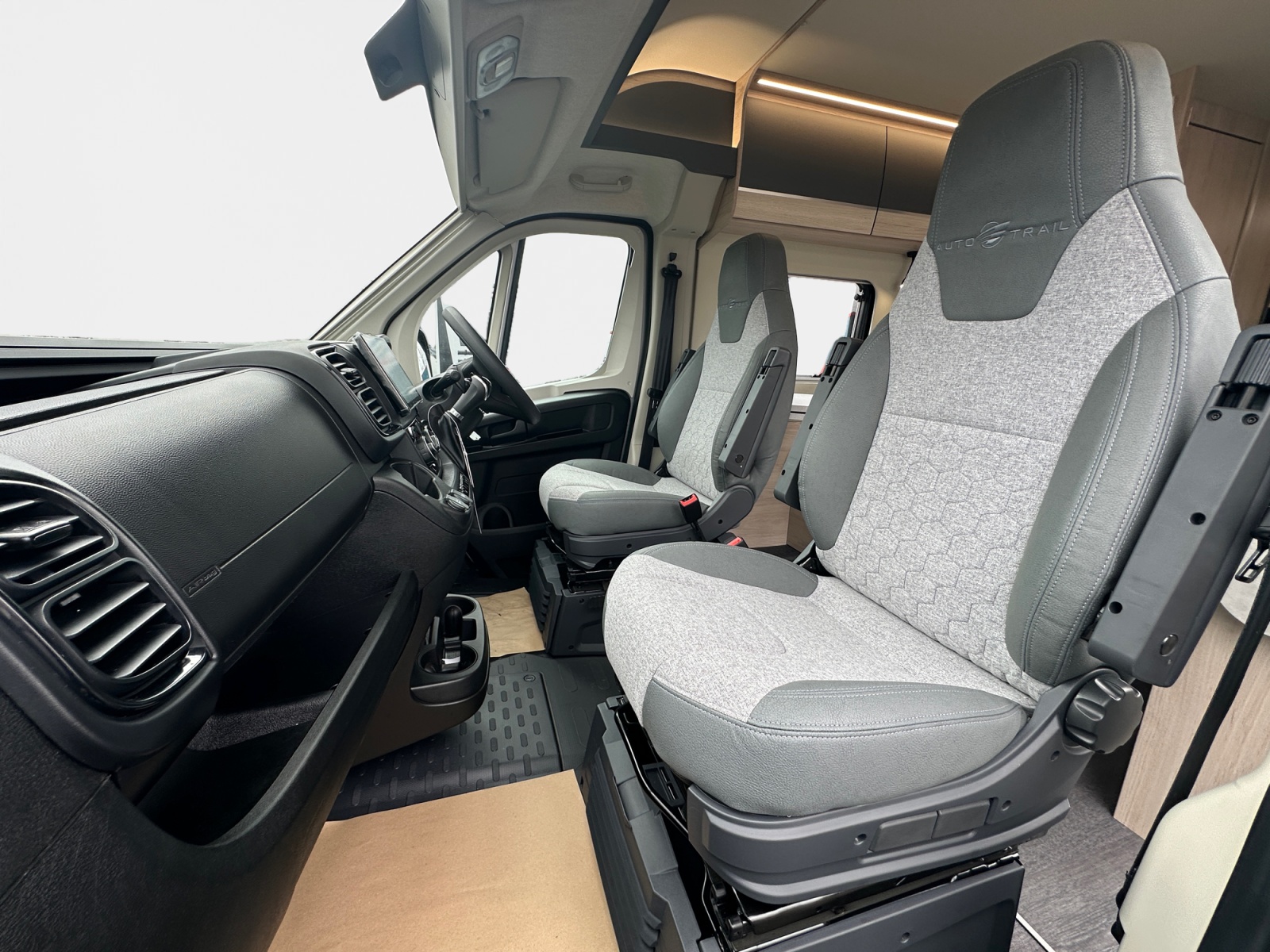 2026 Autotrail Expedition 68XL Flex For Sale AT5330 11