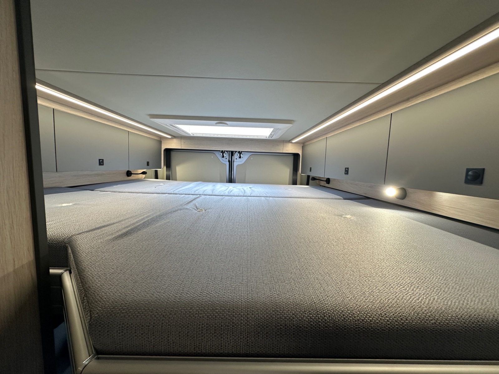2026 Autotrail Expedition 68XL Flex For Sale AT5330 44