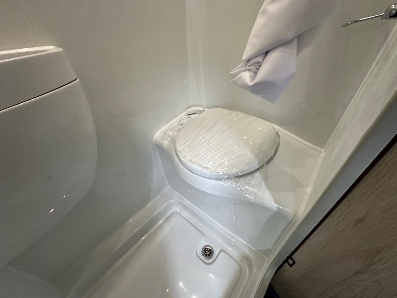 2026 Autotrail Expedition 68XL Flex For Sale AT5330 50