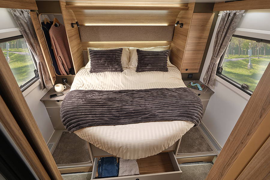 79 4i Autograph Bed Storage