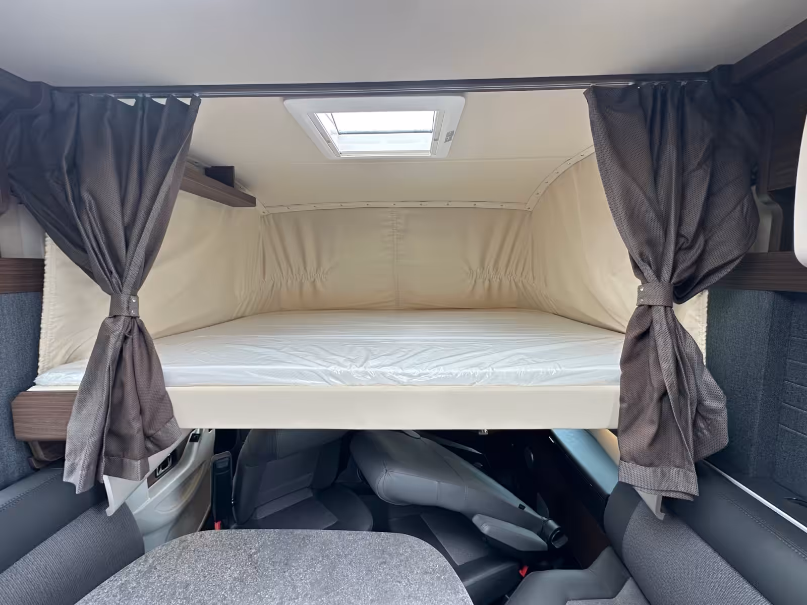 2026 Carthago C Line 5.0 QB L Motorhome For Sale CA5375 60