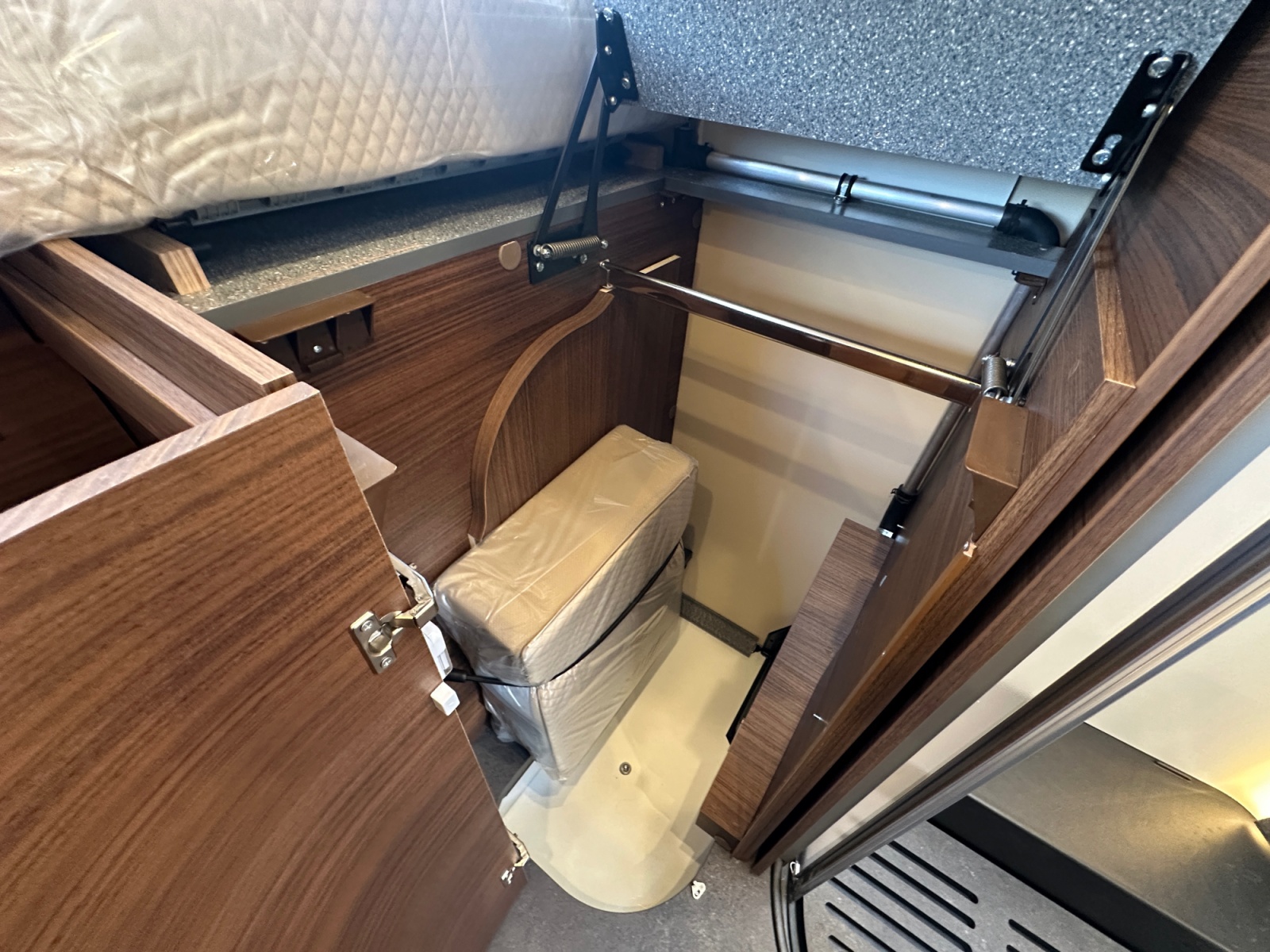 2026 Carthago Chic C Line I 4.9 LE For Sale CA5328 55