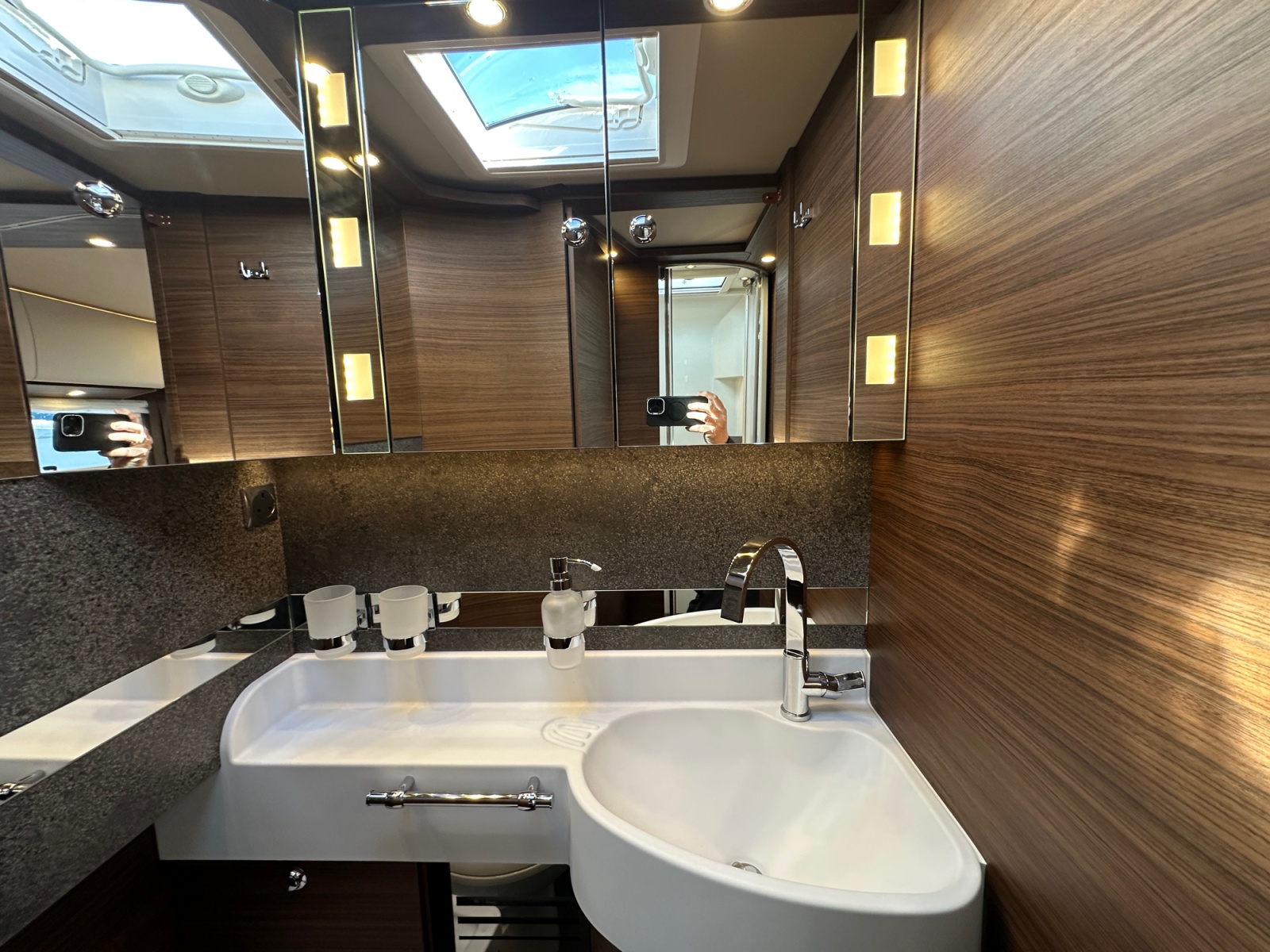 2026 Carthago Chic C Line I 4.9 LE For Sale CA5328 63