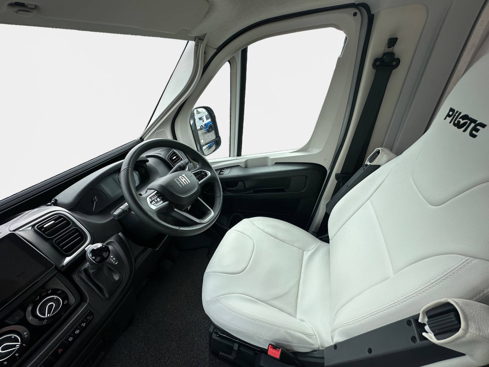 2025 Pilote P690D Evidence For Sale ROS355 11
