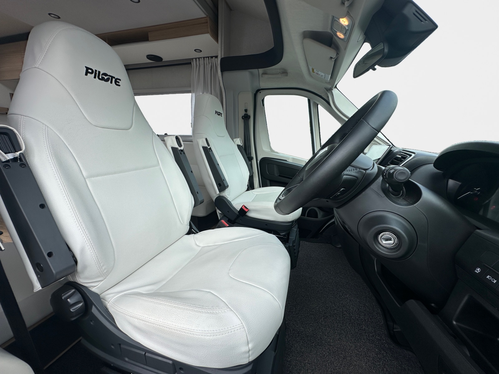 2025 Pilote P690D Evidence For Sale ROS355 13
