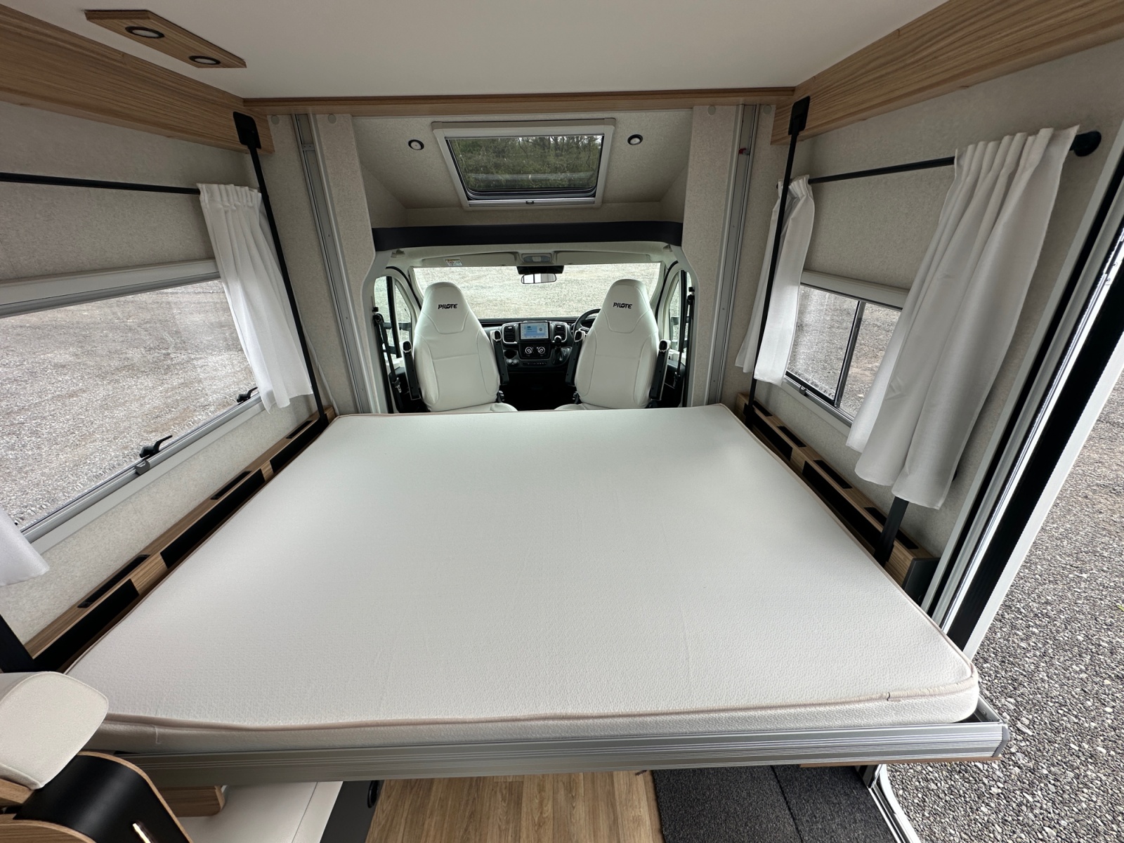 2025 Pilote P690D Evidence For Sale ROS355 61