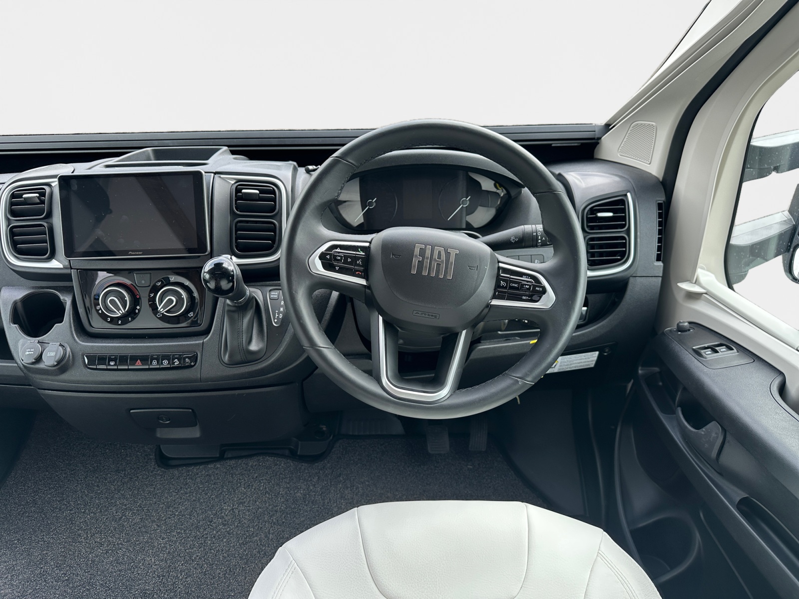 2025 Pilote P690D Evidence For Sale ROS355 9