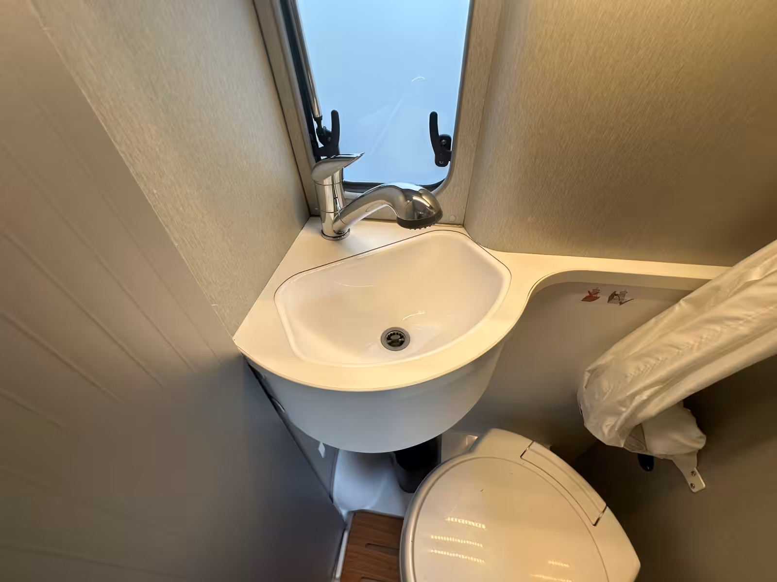 2022 Hymer Free 540 For Sale ROS364 40