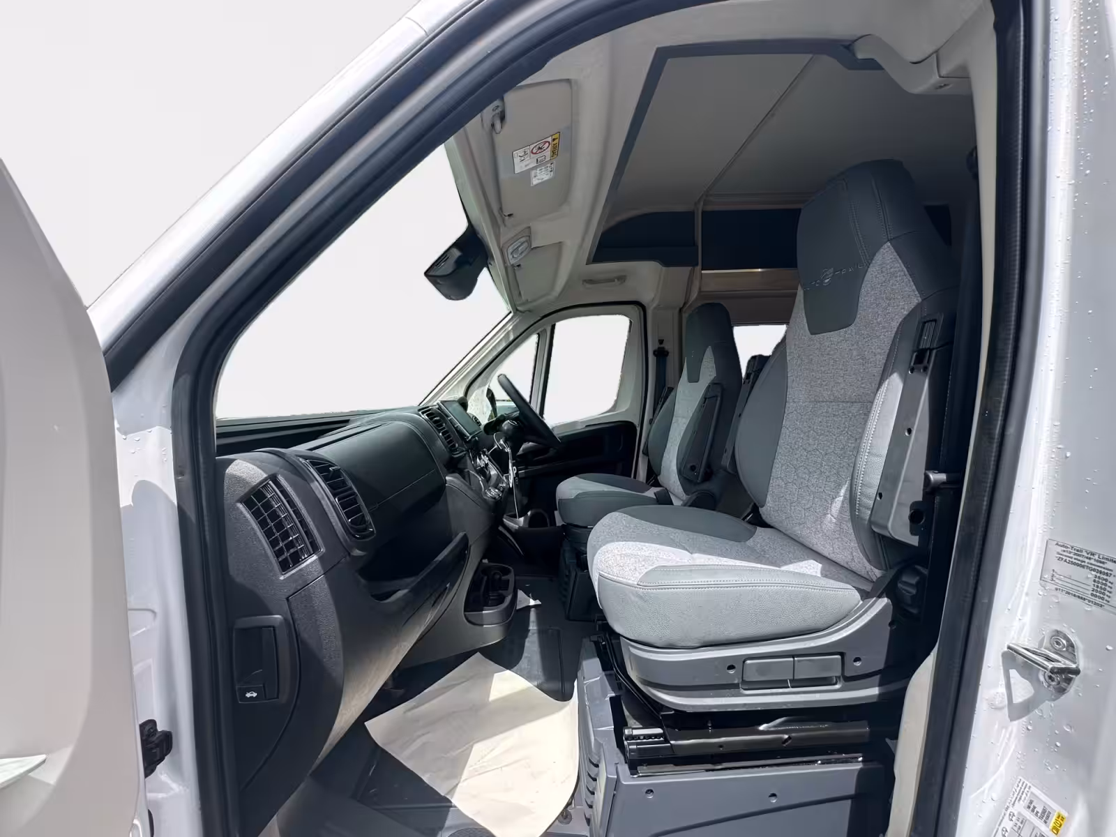 2026 Autotrail Expedition 68XL Flex For Sale AT5373 9