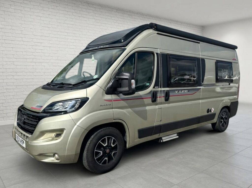 Auto-Trail V-Line 660S in gold external with awning