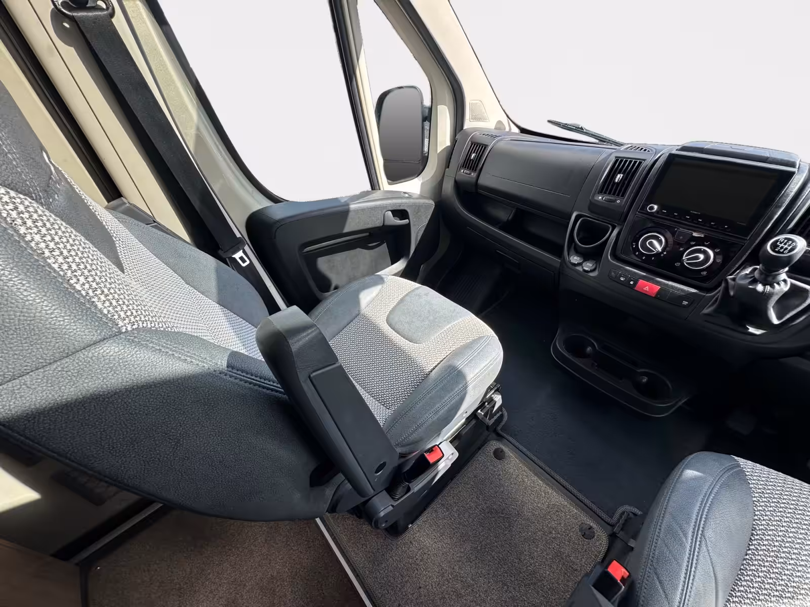 2021 Autotrail V Line 660S For Sale UC6388 13