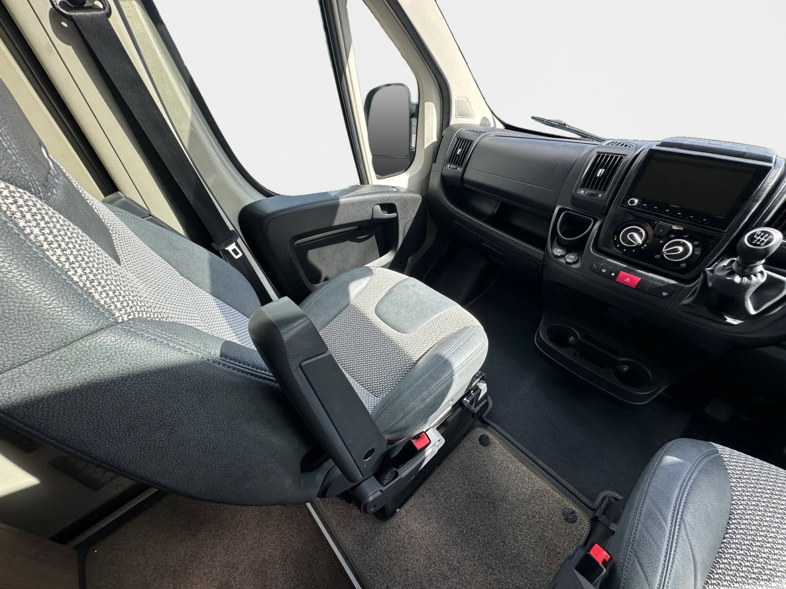 2021 Autotrail V Line 660S For Sale UC6388 13