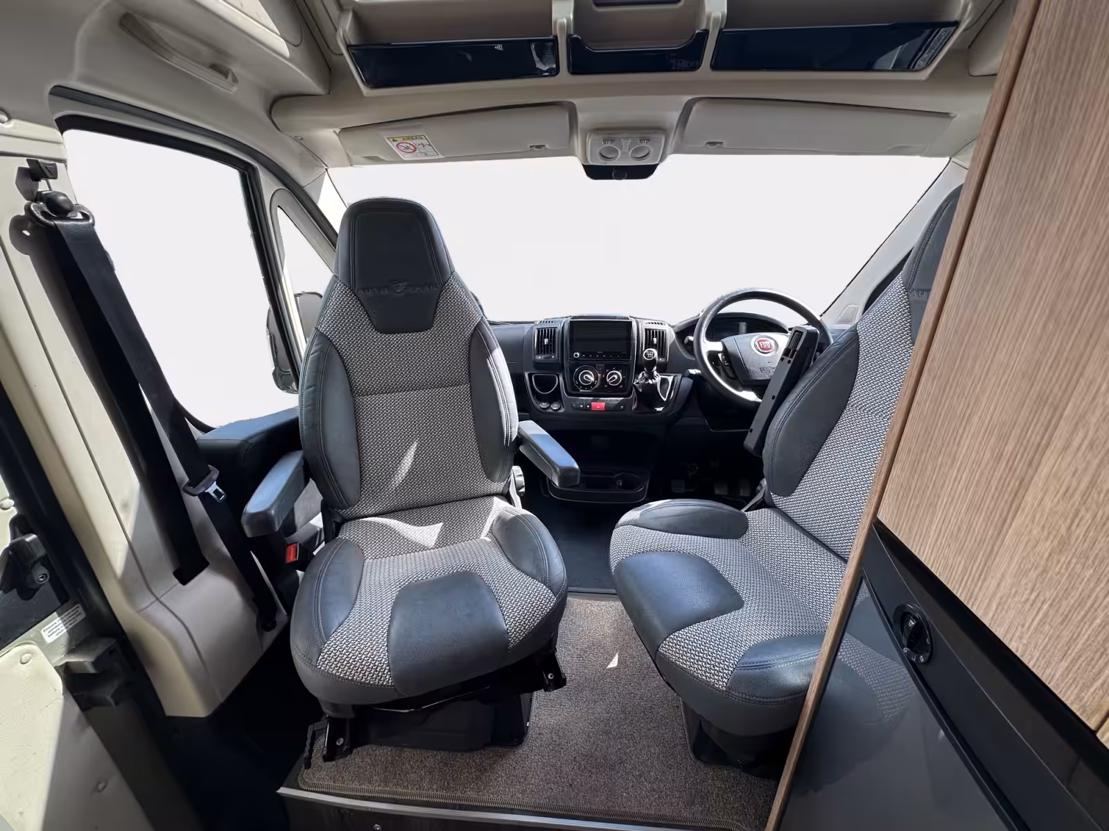2021 Autotrail V Line 660S For Sale UC6388 15
