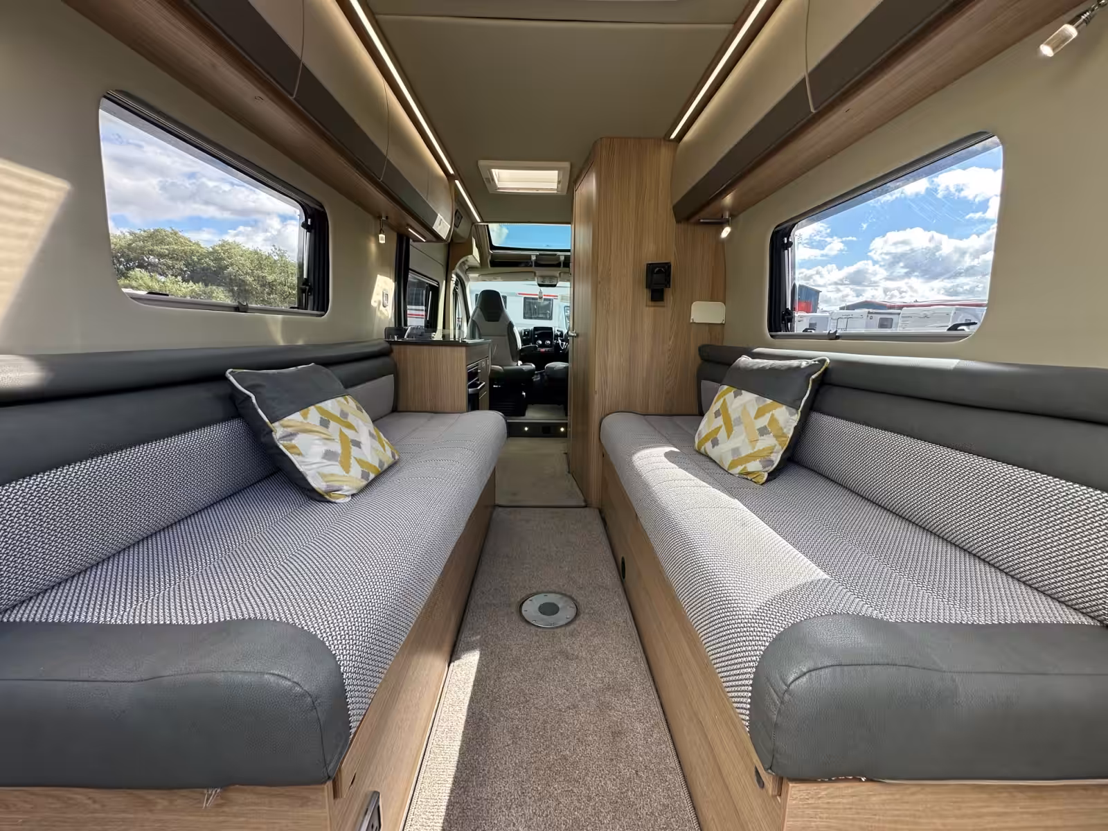 2021 Autotrail V Line 660S For Sale UC6388 40