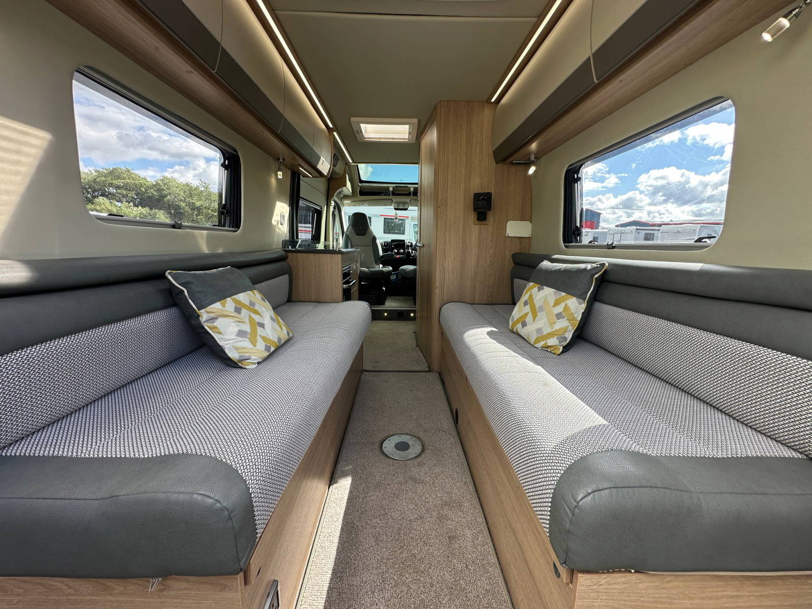 2021 Autotrail V Line 660S For Sale UC6388 40
