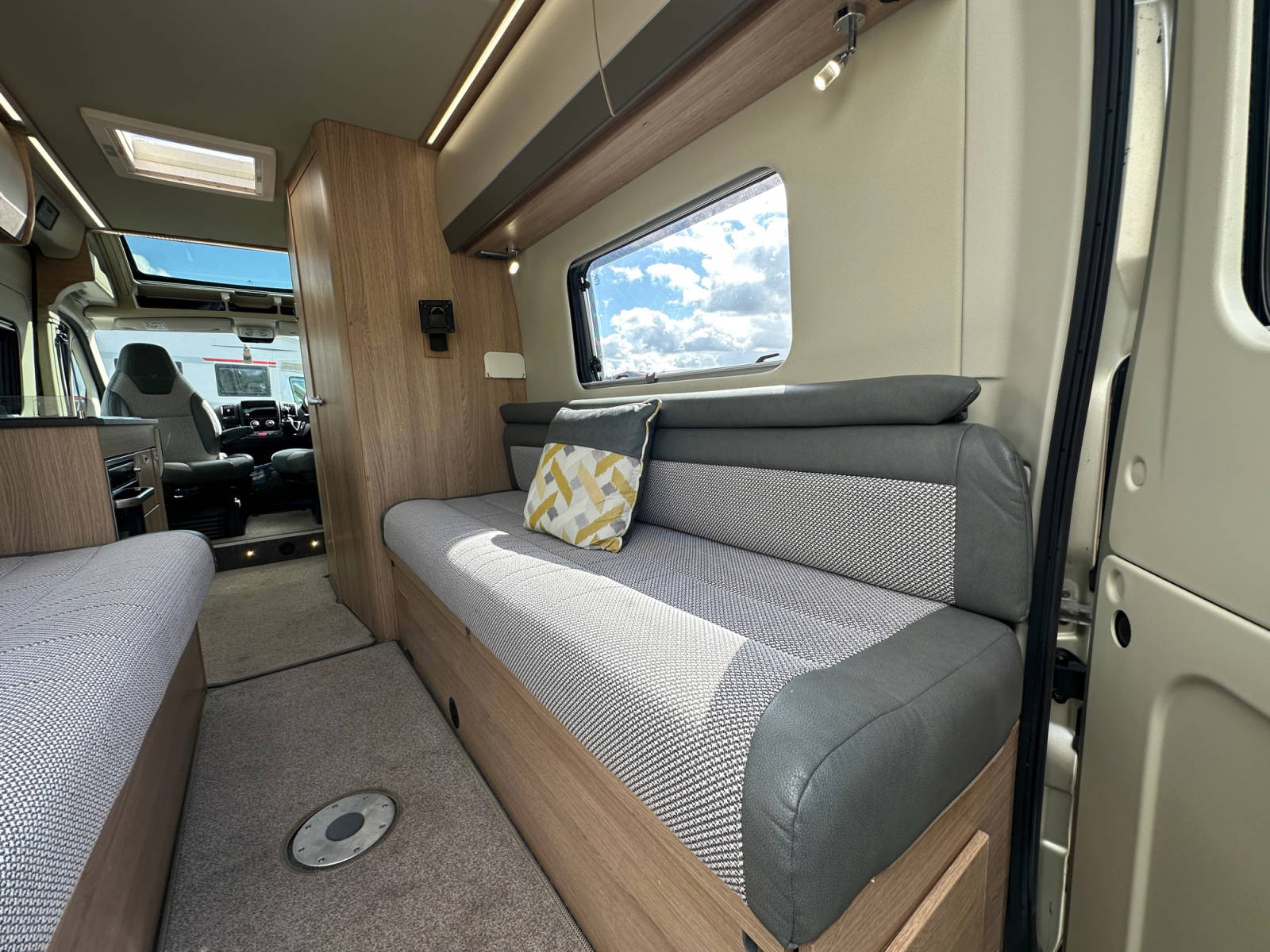 2021 Autotrail V Line 660S For Sale UC6388 42