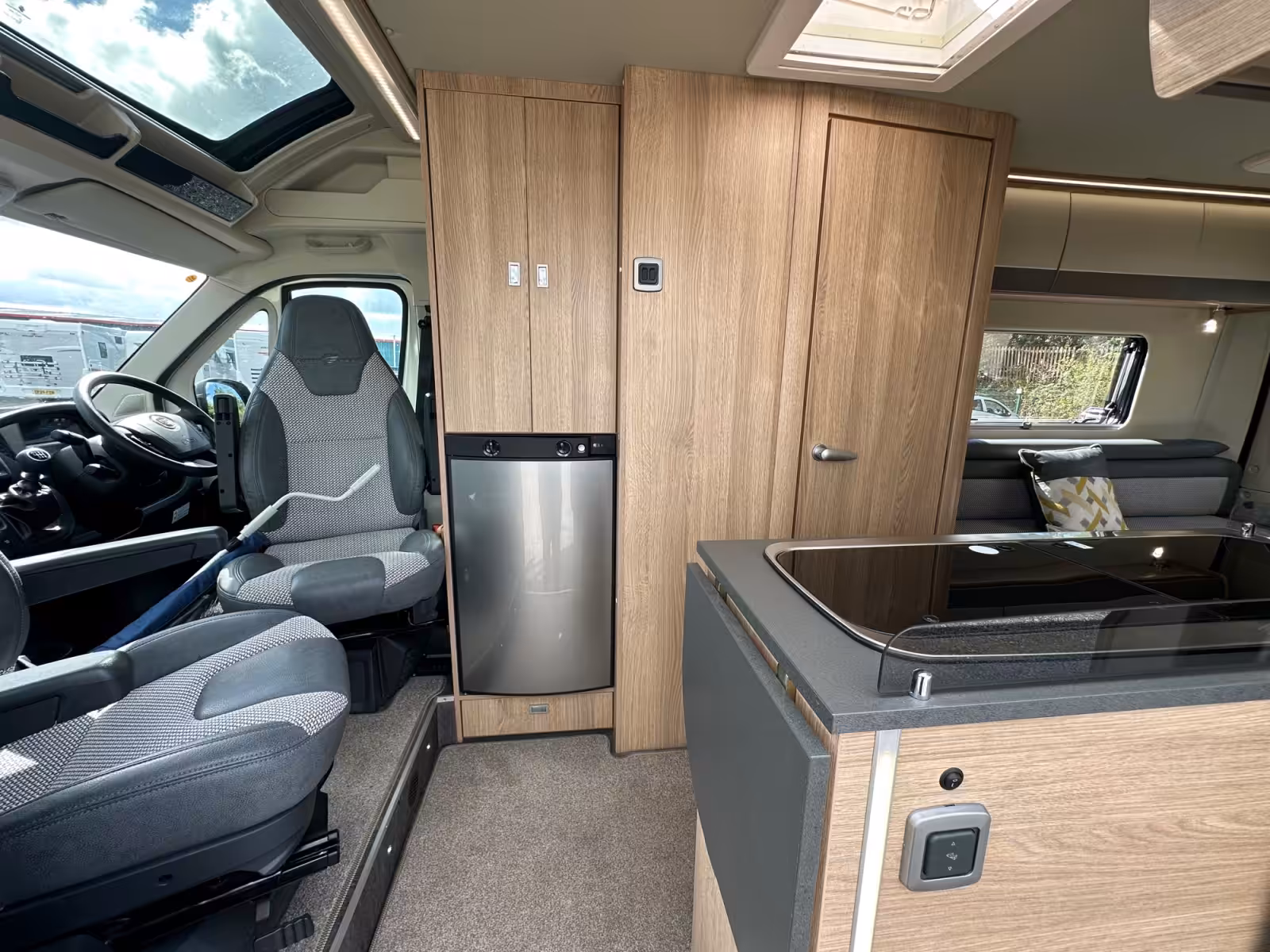 2021 Autotrail V Line 660S For Sale UC6388 43