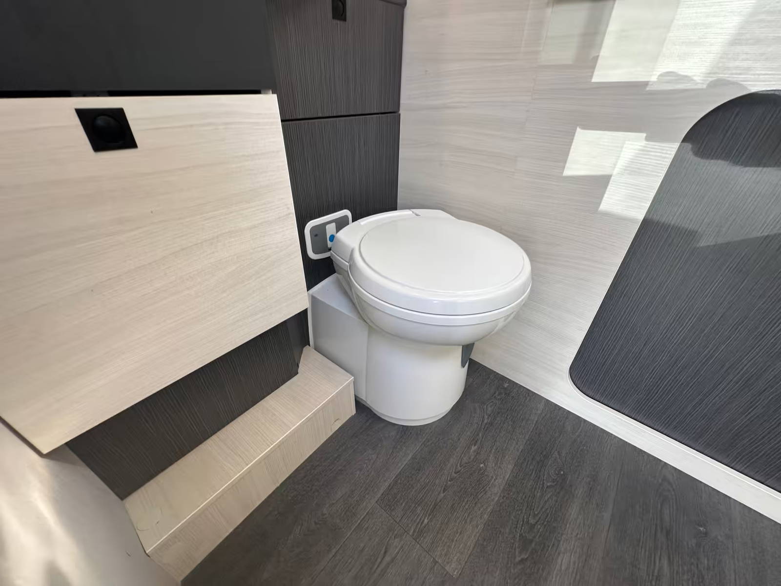 2022 Chausson Titanium 640 For Sale UC6394 35
