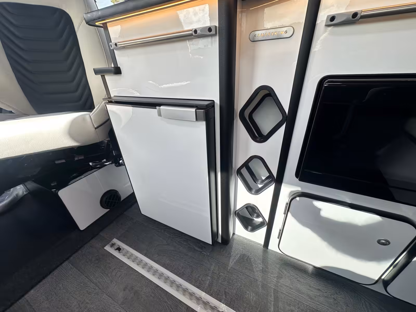 2026 CamperKing Freedom SWB UC6400 21