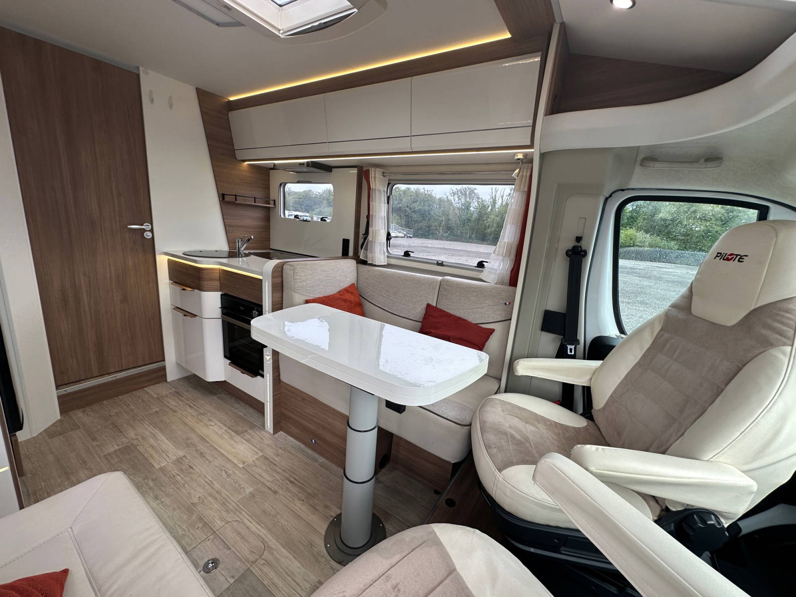 2020 Pilote P740 Essential Exclusive Edition For Sale UC6401 23