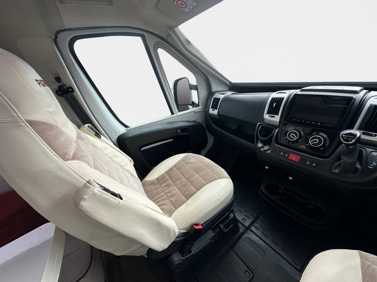 2020 Pilote P740 Essential Exclusive Edition For Sale UC6401 51