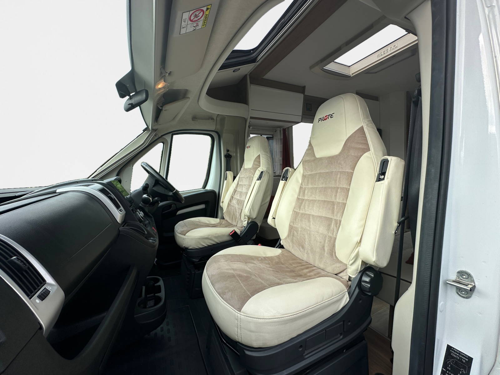 2020 Pilote P740 Essential Exclusive Edition For Sale UC6401 53