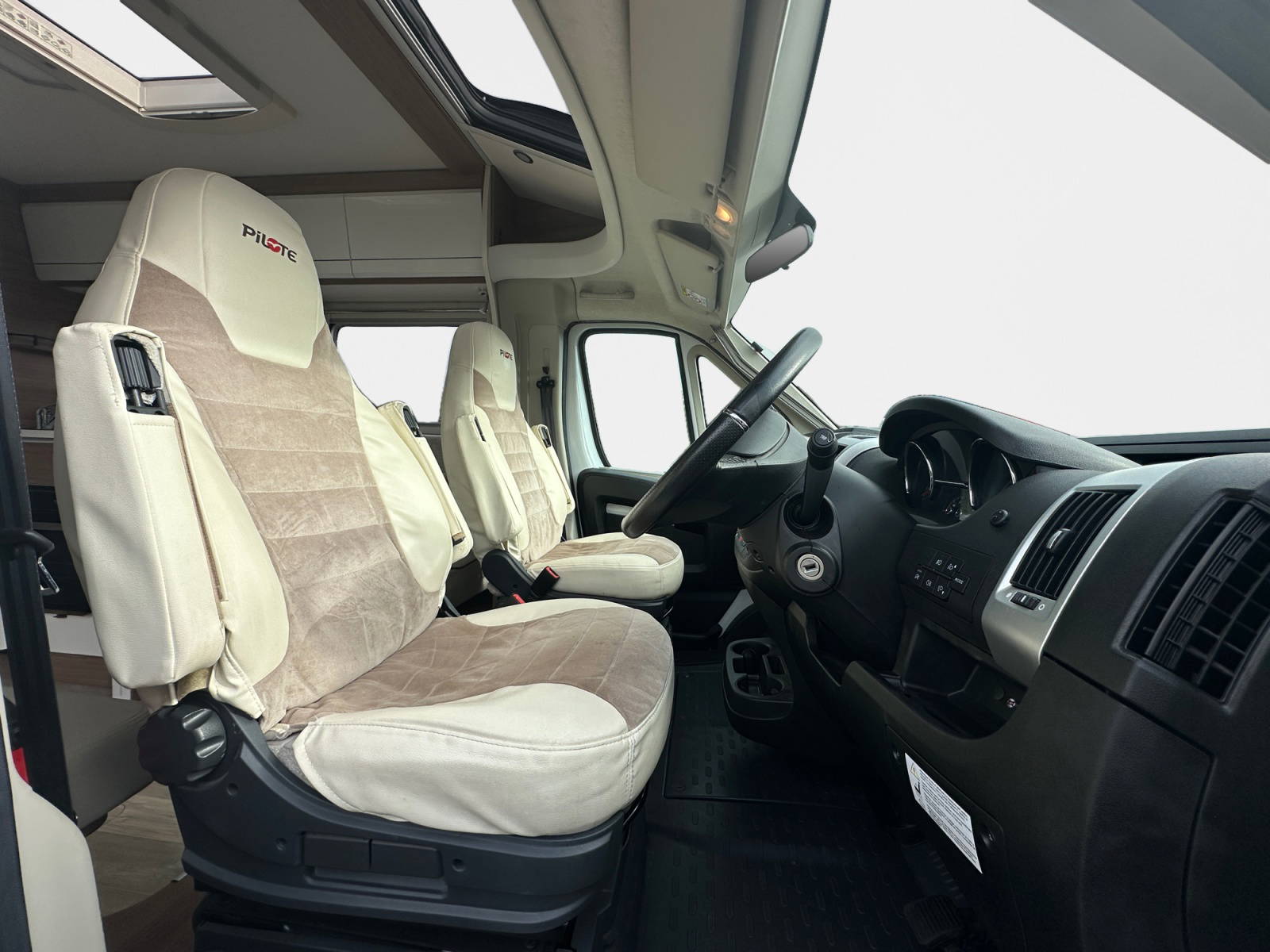2020 Pilote P740 Essential Exclusive Edition For Sale UC6401 54