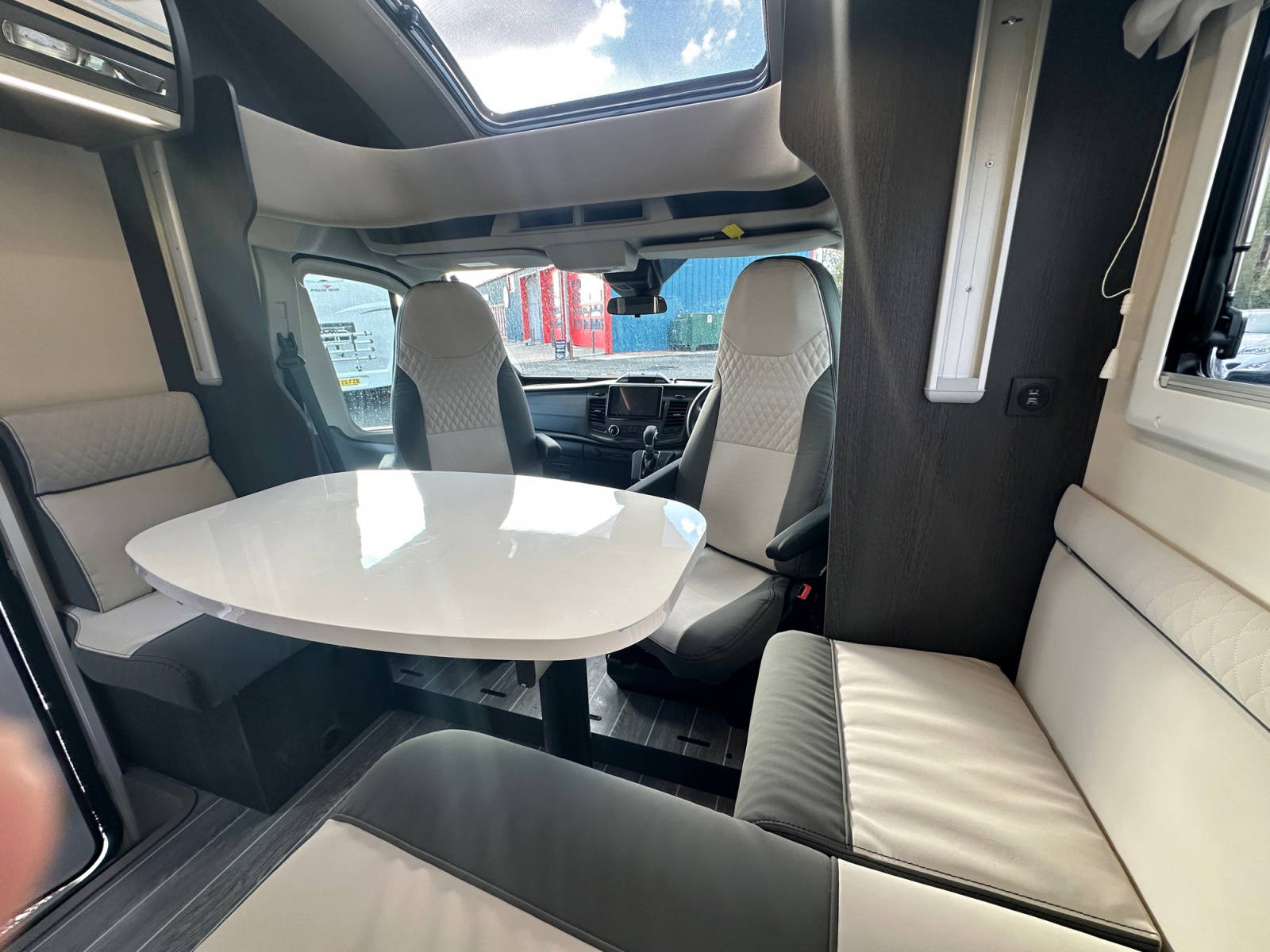 2024 Roller Team Zefiro 665 Automatic Motorhome For Sale UC6403 22