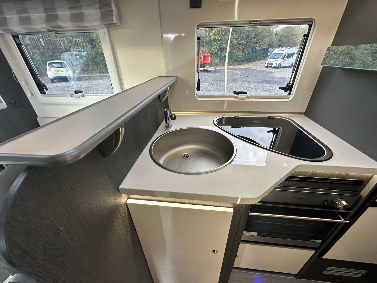 2024 Roller Team Zefiro 665 Automatic Motorhome For Sale UC6403 23