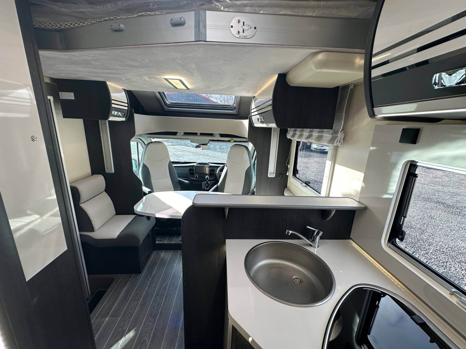2024 Roller Team Zefiro 665 Automatic Motorhome For Sale UC6403 34