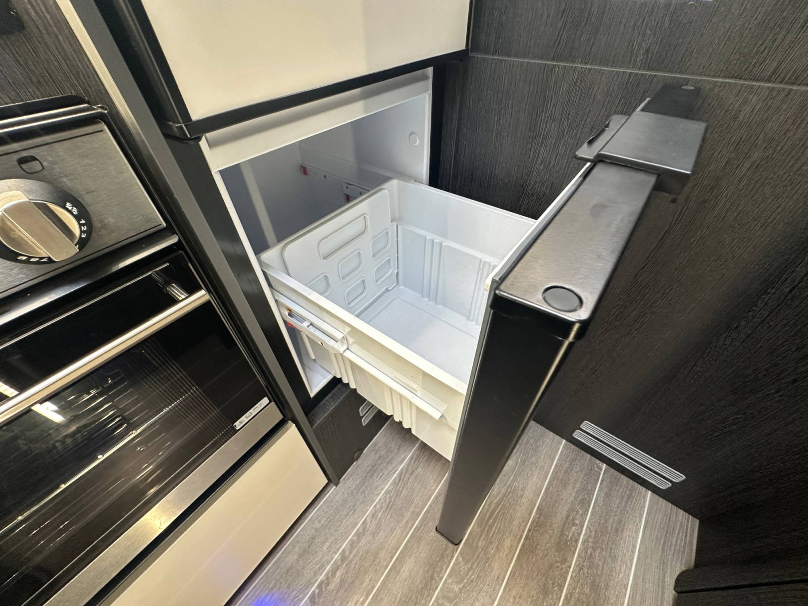 2024 Roller Team Zefiro 665 Automatic Motorhome For Sale UC6403 42