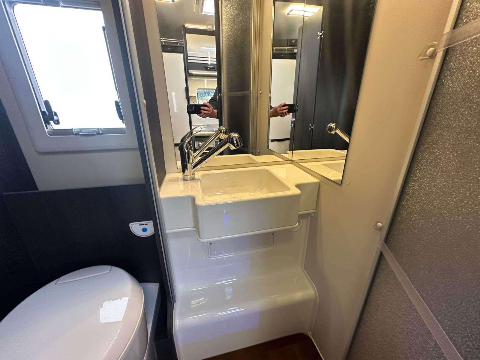2024 Roller Team Zefiro 665 Automatic Motorhome For Sale UC6403 51