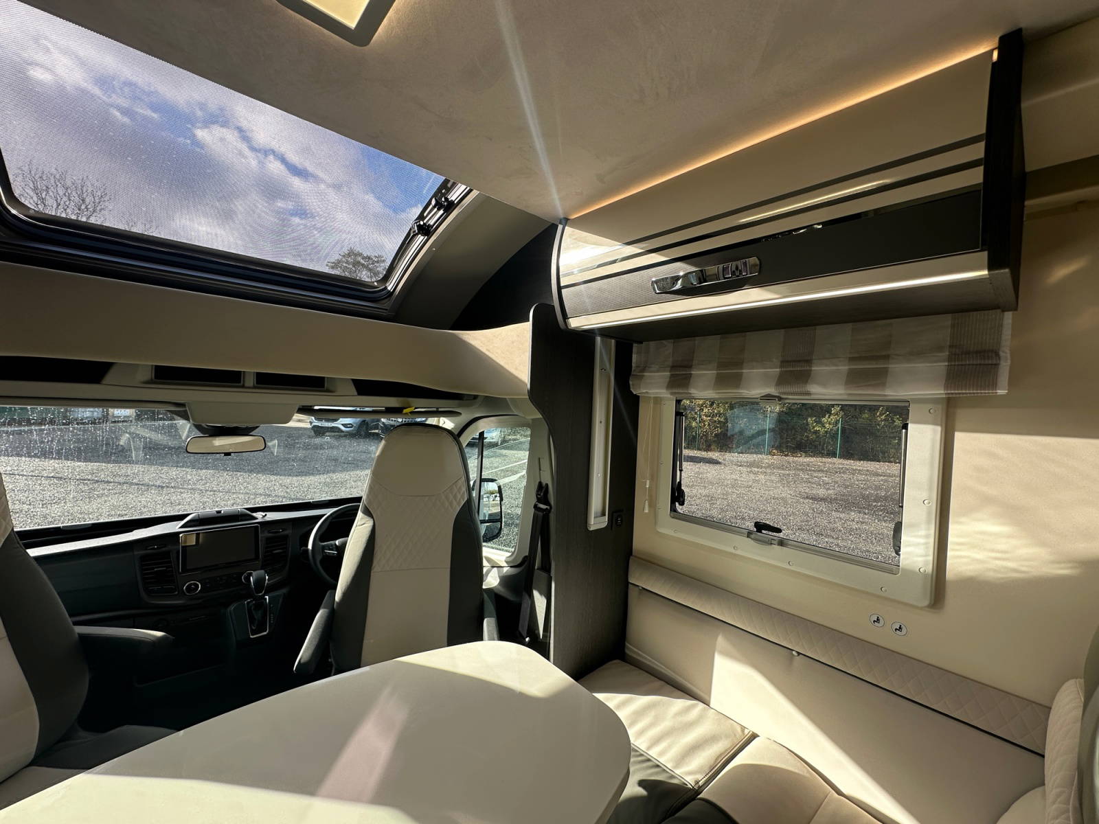 2024 Roller Team Zefiro 665 Automatic Motorhome For Sale UC6403 60
