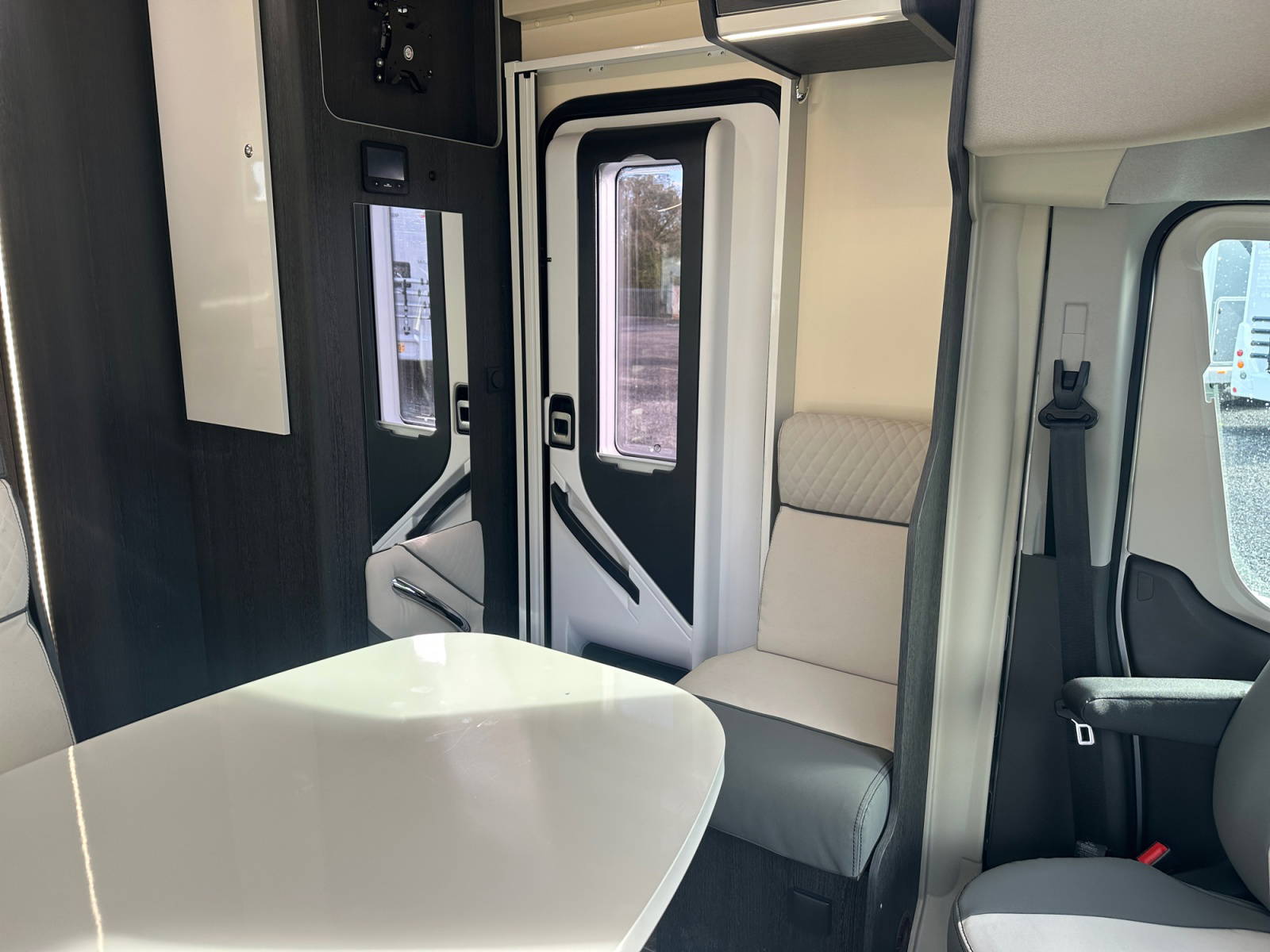 2024 Roller Team Zefiro 665 Automatic Motorhome For Sale UC6403 64