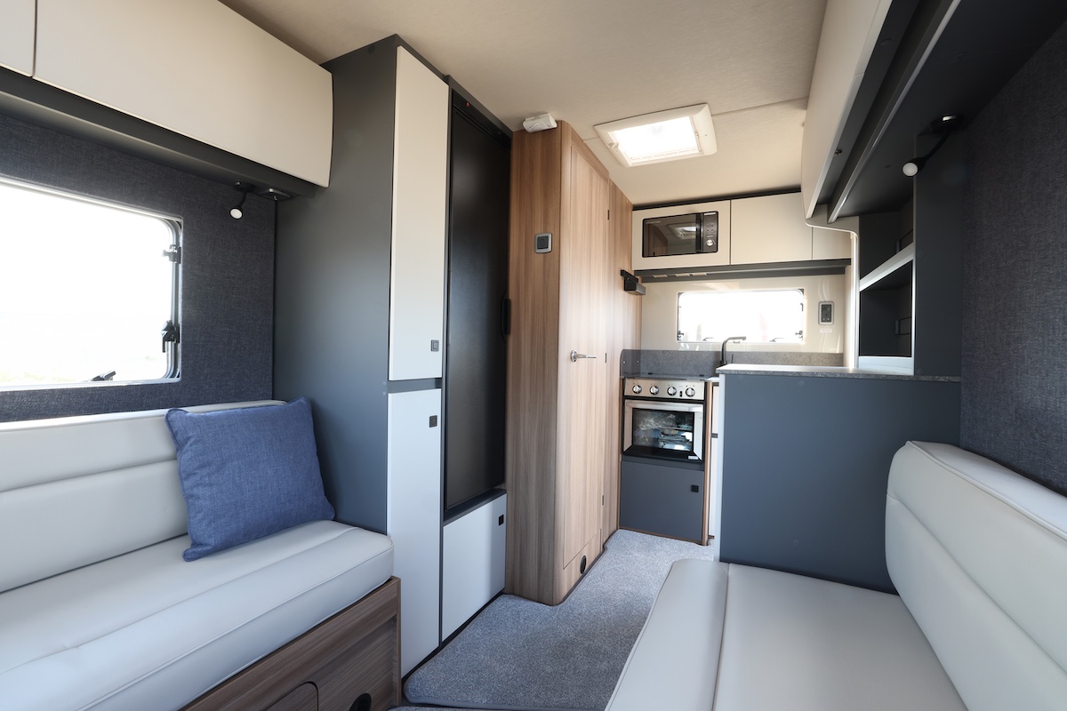 Auto Trail Excel Exterior 2026