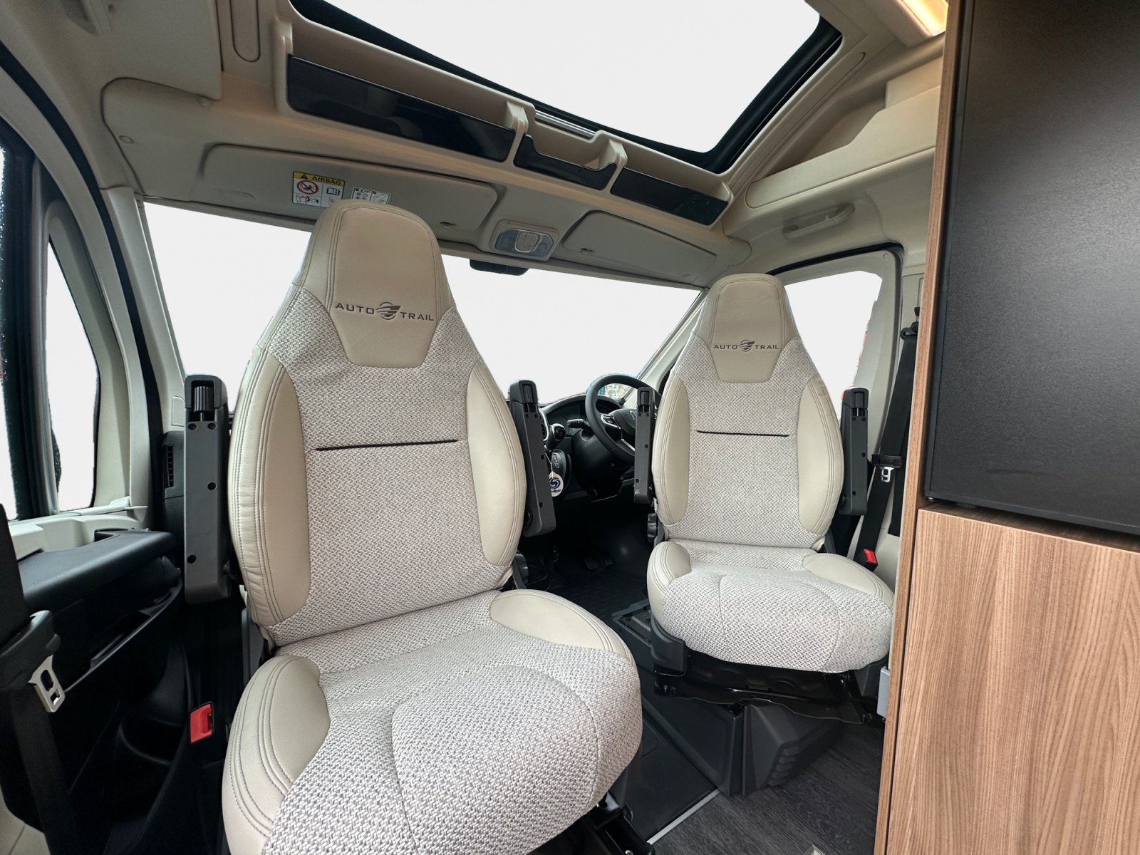 2026 Autotrail V Line 610 SE In Artense Grey For Sale AT5284 5
