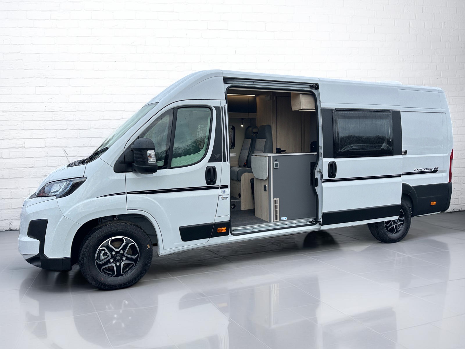 2026 Autotrail Expedition 68 For Sale AT5322 43