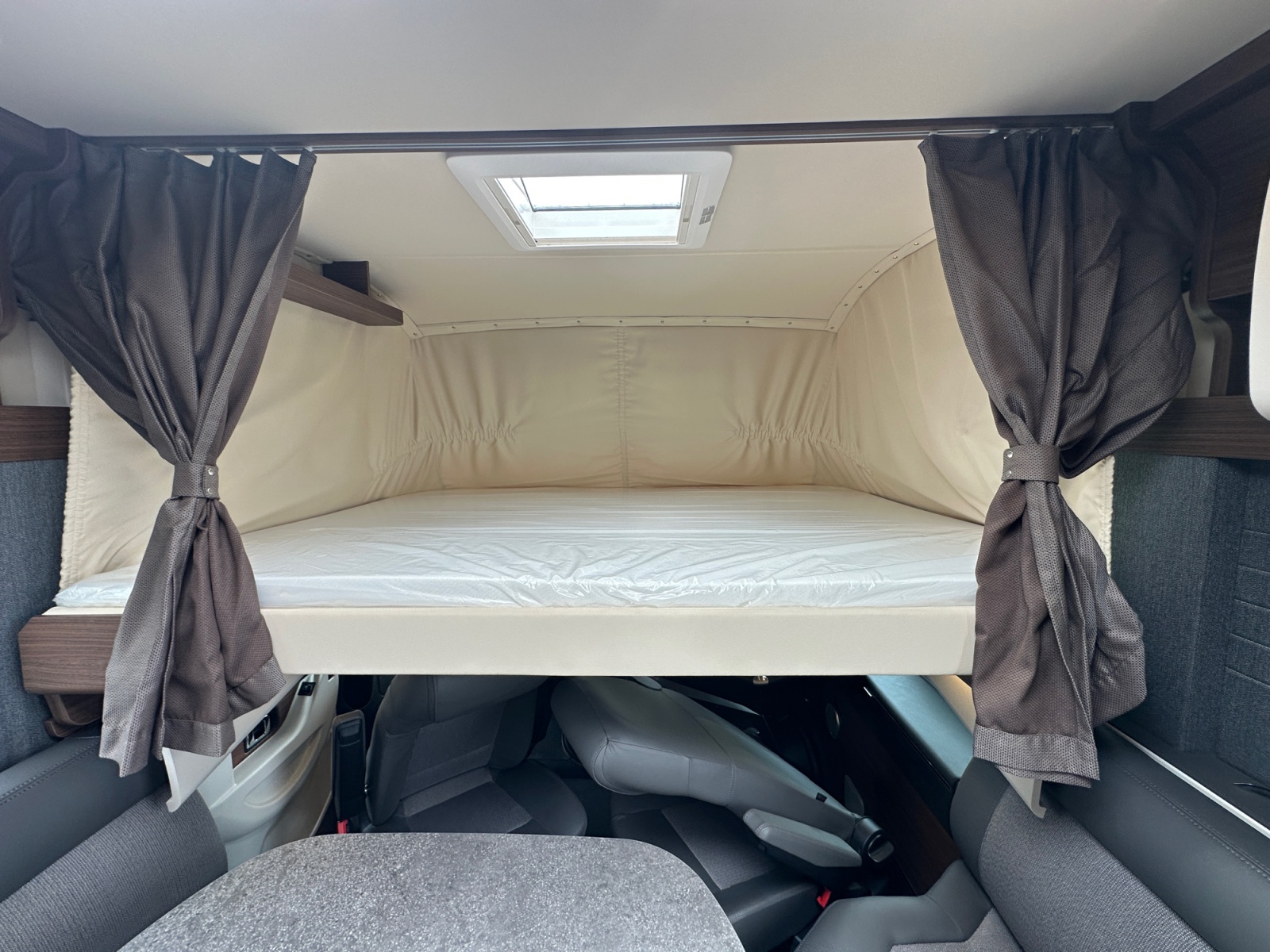 2026 Carthago C Line 5.0 QB L Motorhome For Sale CA5375 60