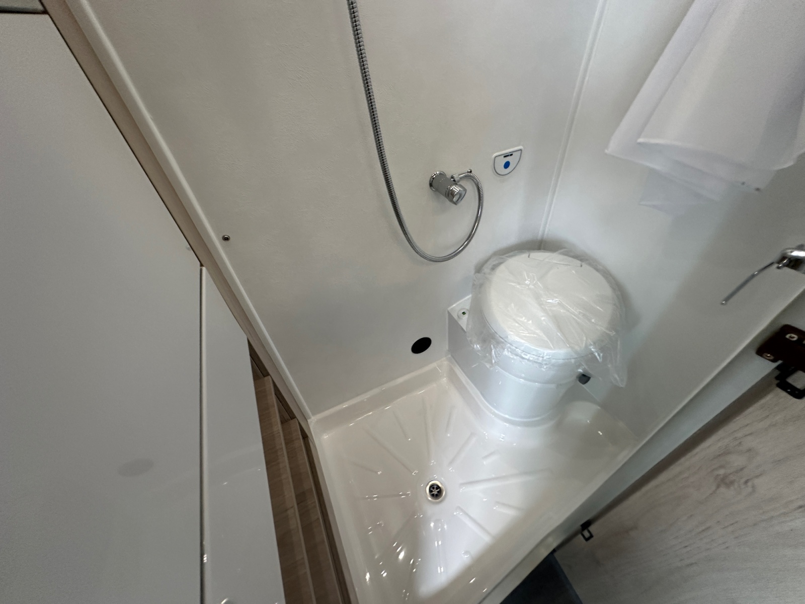 2026 Autotrail Expedition 67 For Sale AT5362 37