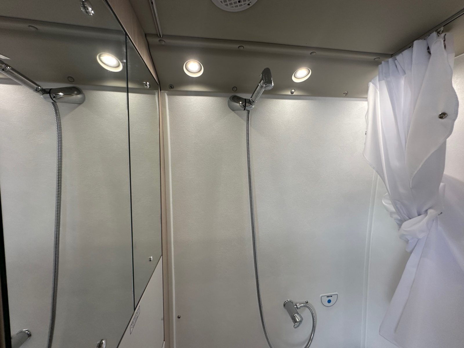 2026 Autotrail Expedition 67 For Sale AT5362 38
